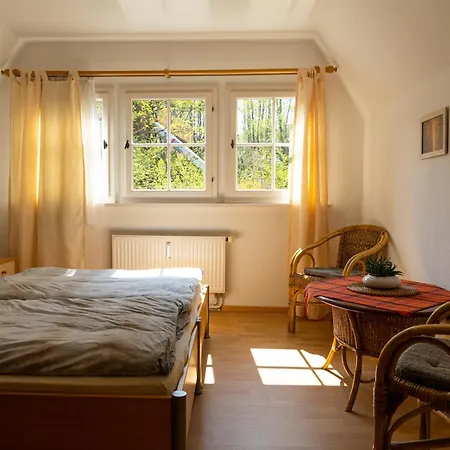 宾馆 Quellenhaus Feengrotten *