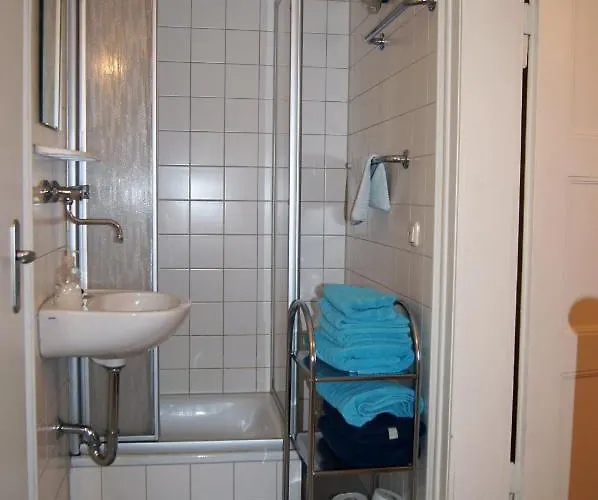 Quellenhaus Feengrotten Herberg